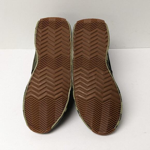 Sorel Out N About Plus Mid Booties, Green Suede, Women's 6 M - Picture 4 of 7